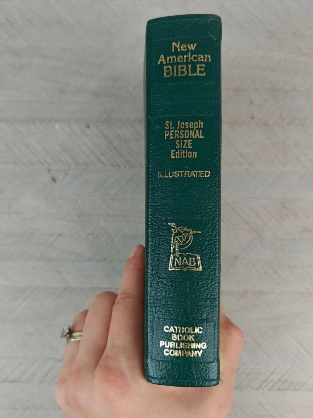 New American Bible St. Joseph Personal Size Edition Illustrated 1992